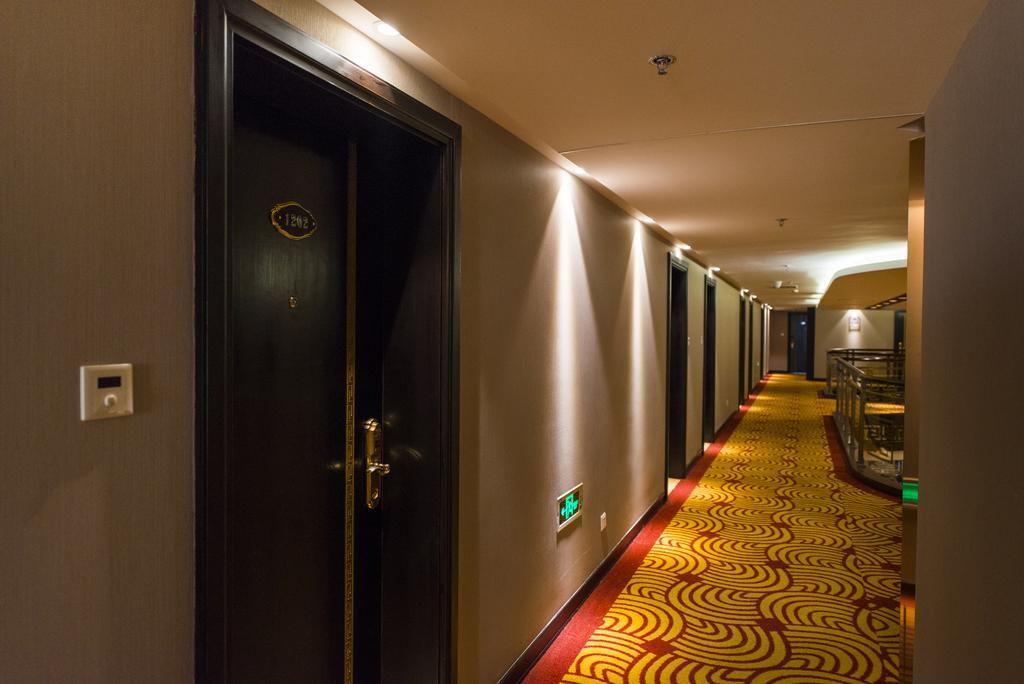 Days Hotel Shanghai Hongkou Forture Exterior photo
